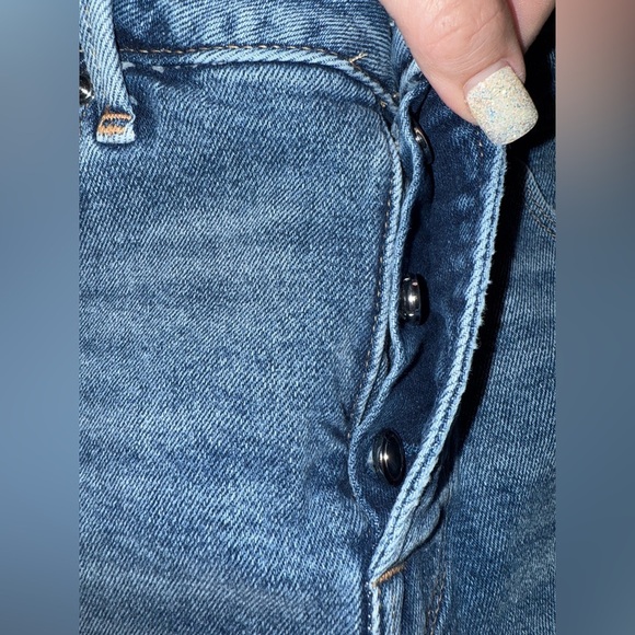 Good American Blue Distressed Jean Shorts - Picture 5 of 5